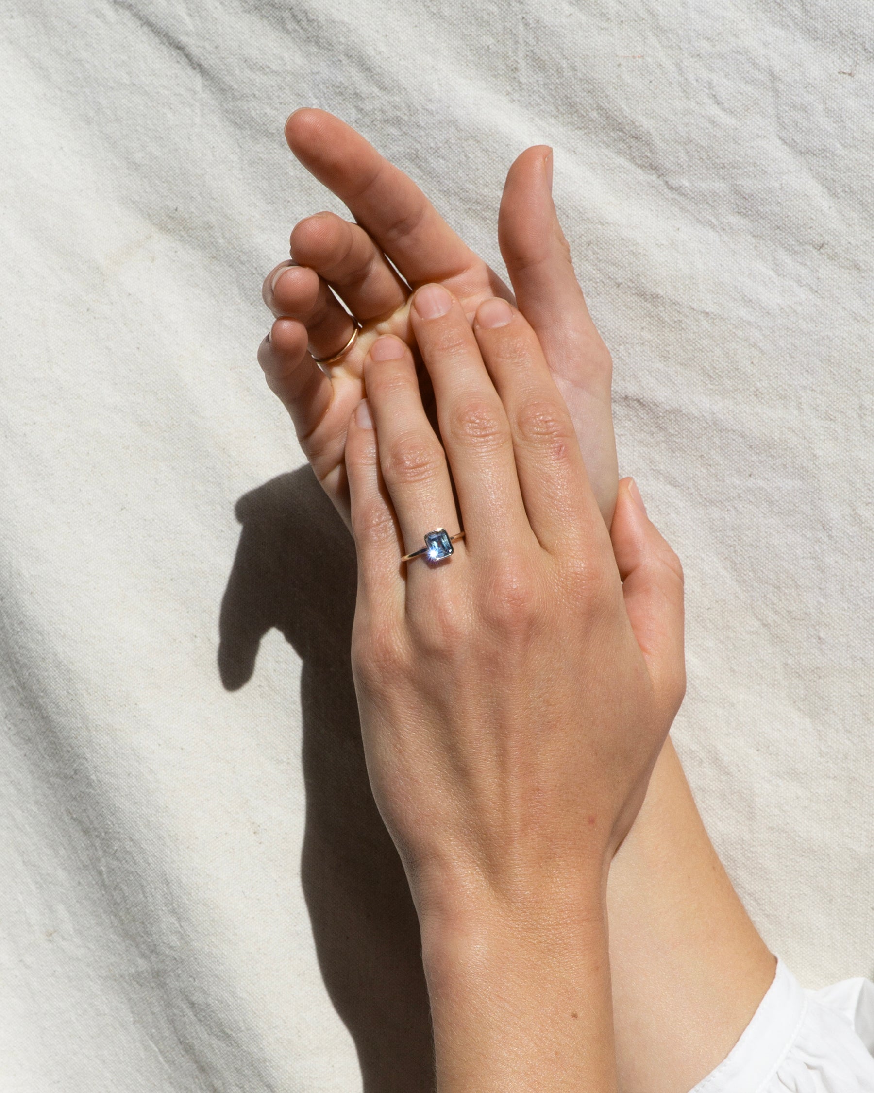 14K Vivid Blue Sapphire Floating Ring